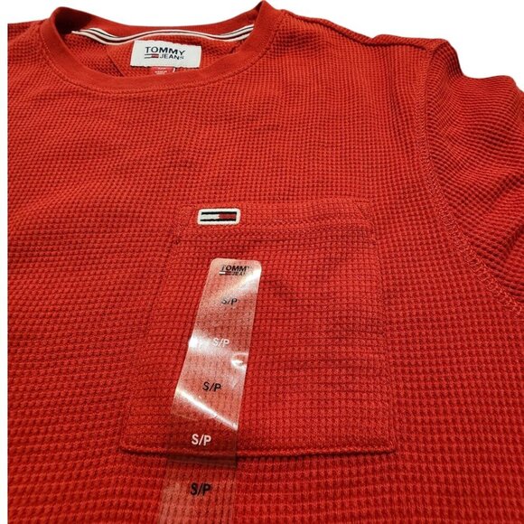 Tommy Hilfiger Men's Waffle-Knit Long-Sleeve Crewneck Pocket T-Shirt Red Small - Picture 5 of 7